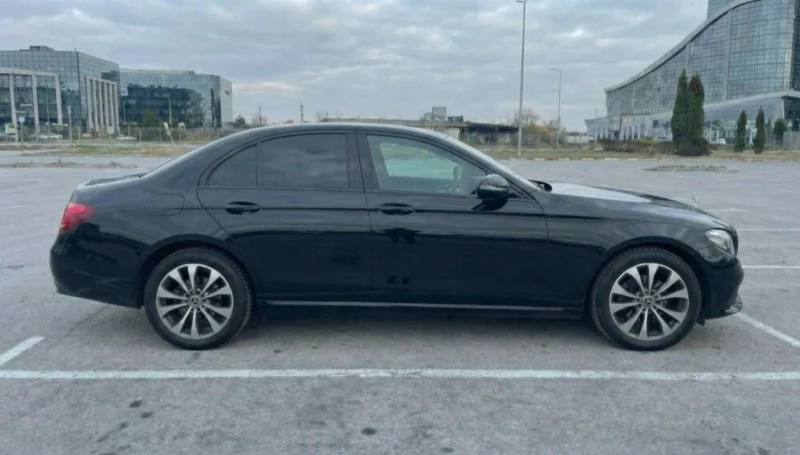 Mercedes-Benz E 400 4MATIC EXCLUSIVE BUSINESS+ Night Package, снимка 7 - Автомобили и джипове - 52944661