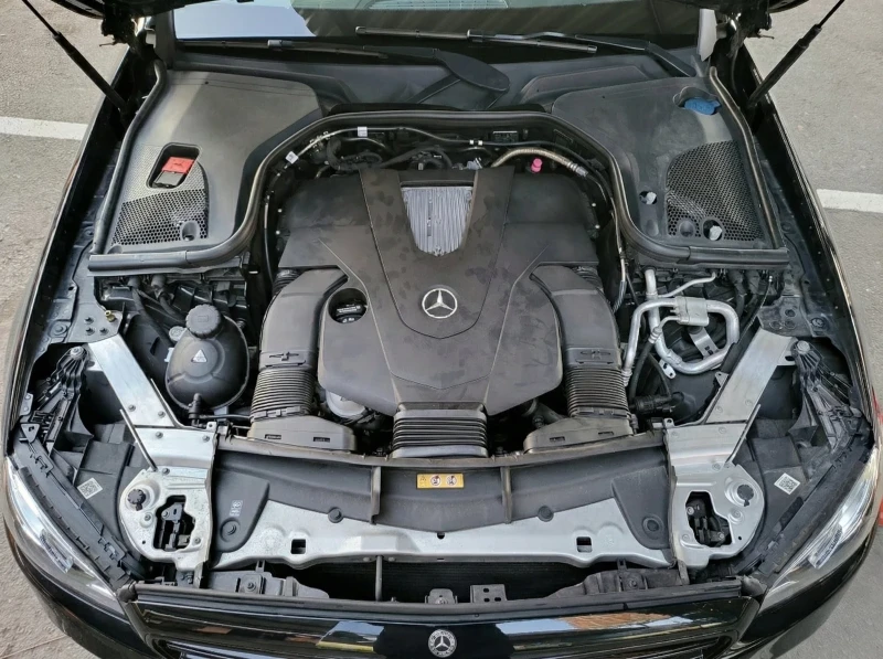 Mercedes-Benz E 400 4MATIC EXCLUSIVE BUSINESS+ Night Package, снимка 14 - Автомобили и джипове - 52944661