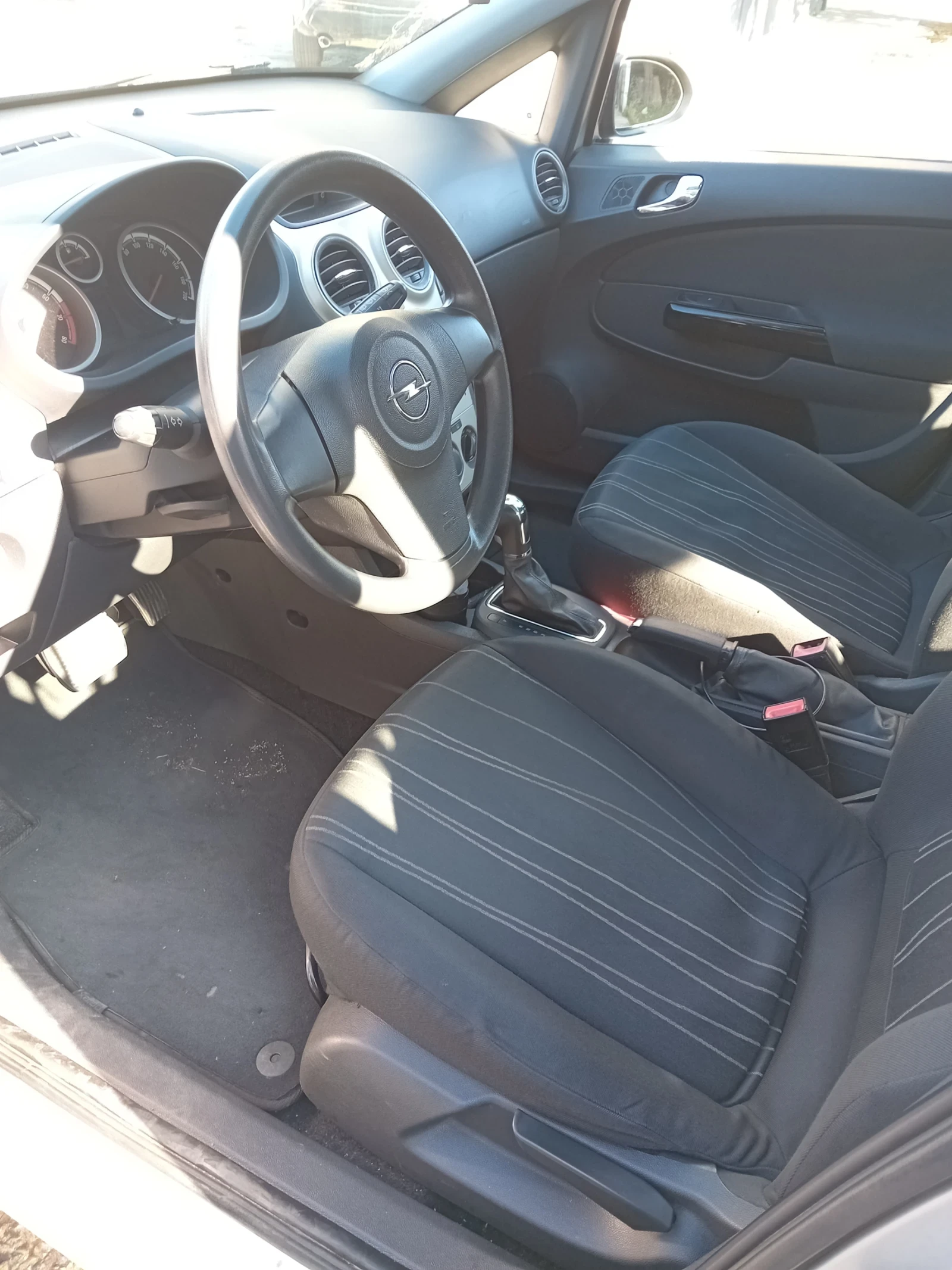 Opel Corsa D  1.4 - изображение 8