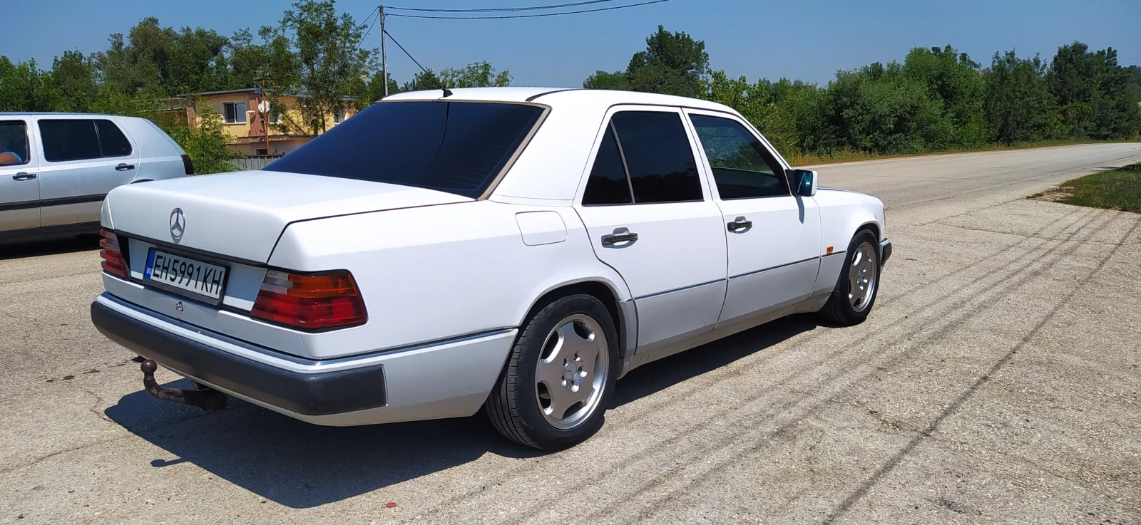 Mercedes-Benz 124 2.0  - изображение 3