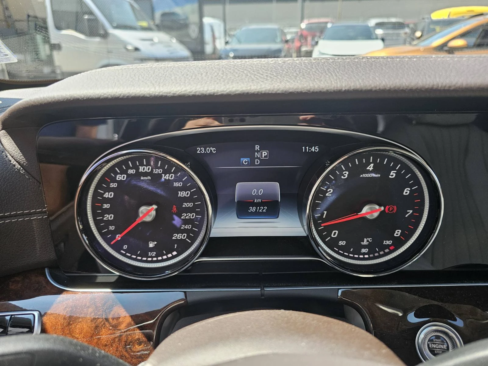 Mercedes-Benz E 200 2.0 TCe - изображение 8