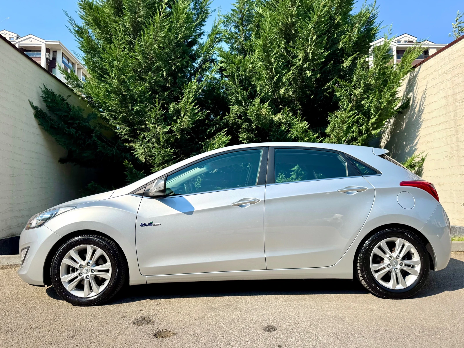 Hyundai I30 1.6CRDI NAVI PODGREV KAMERA PARKTRONIK - изображение 8