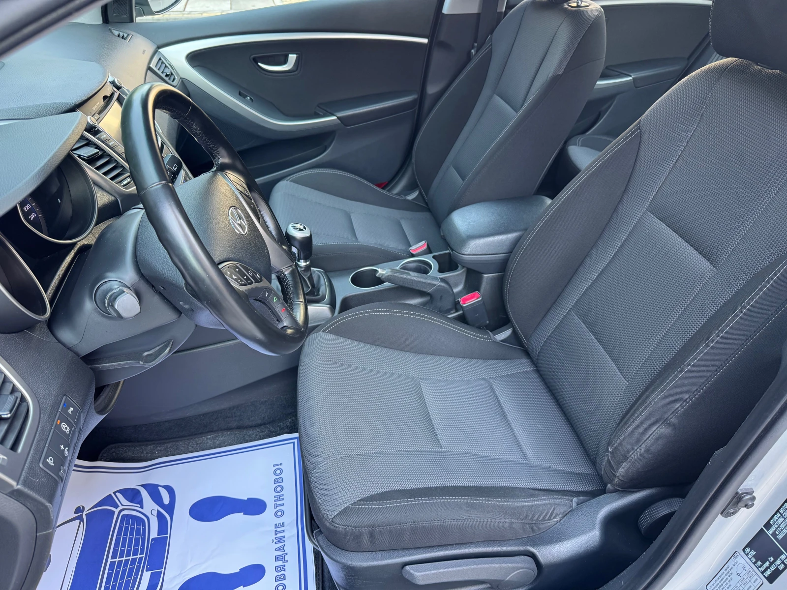 Hyundai I30 1.6CRDI NAVI PODGREV KAMERA PARKTRONIK - изображение 10