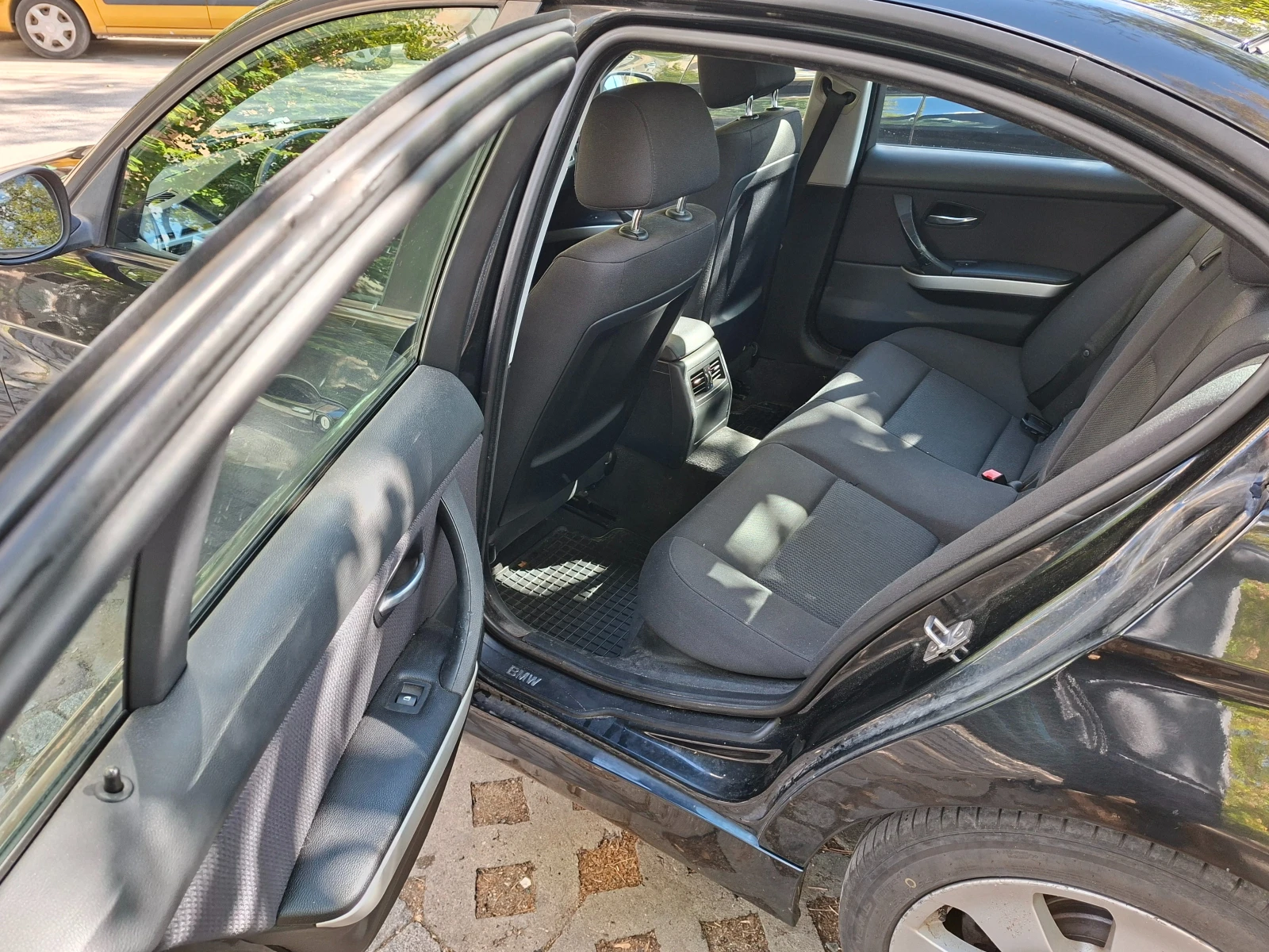 BMW 318  BMW Серия 3 Седан (E90 LCI, facelift 2008) 318d  - изображение 5