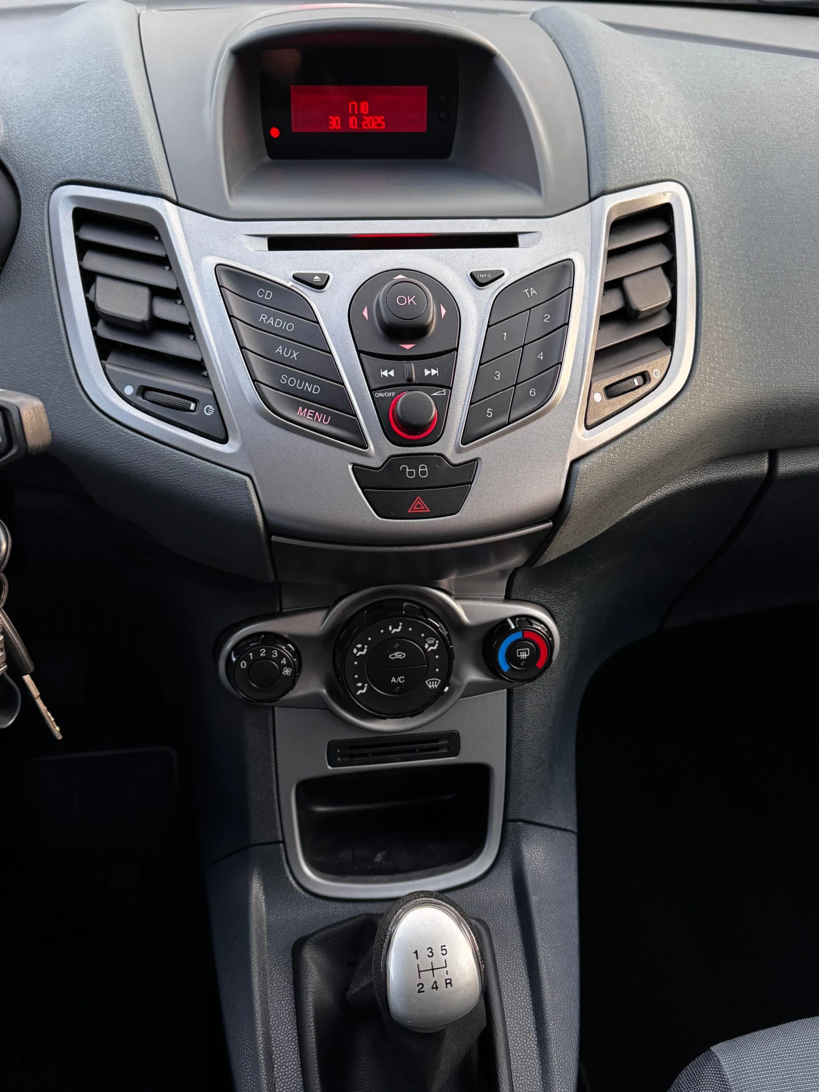 Ford Fiesta 1.4 /// Фабрична газ ! ! ! | Mobile.bg — изображение 11