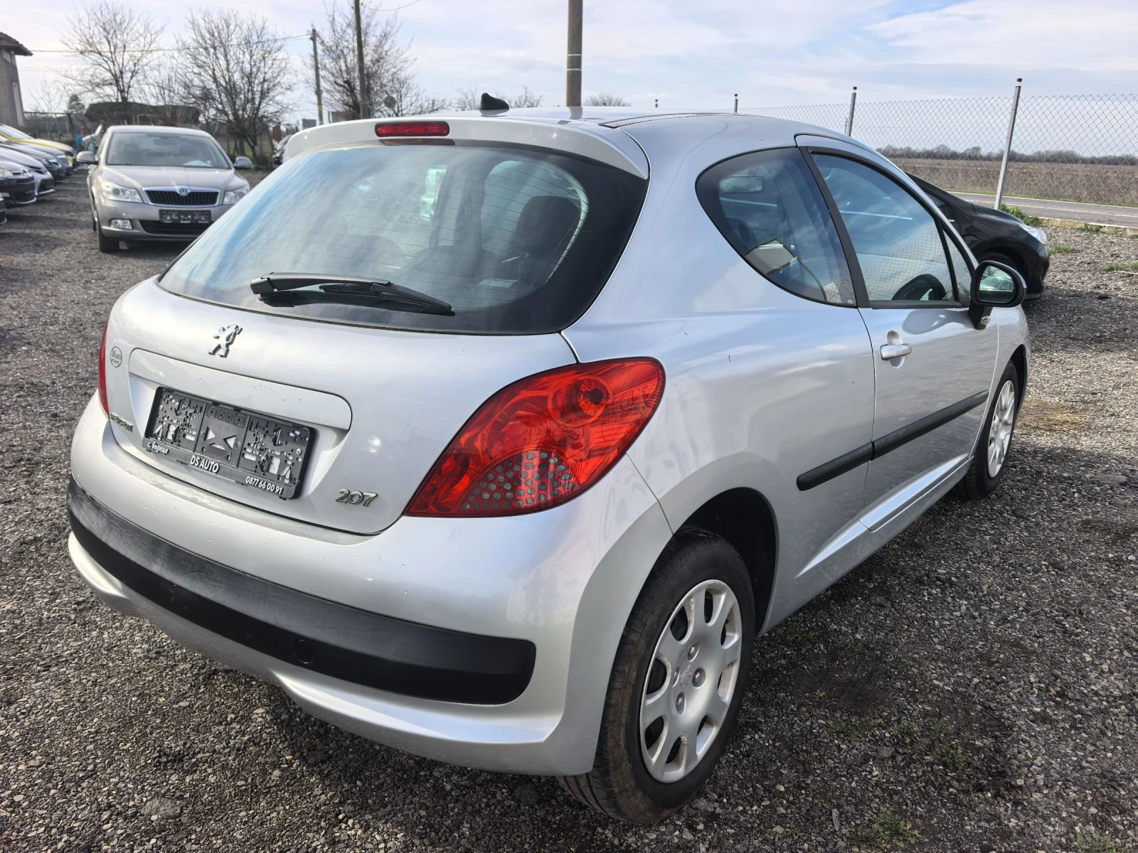 Peugeot 207 1.4i - изображение 5