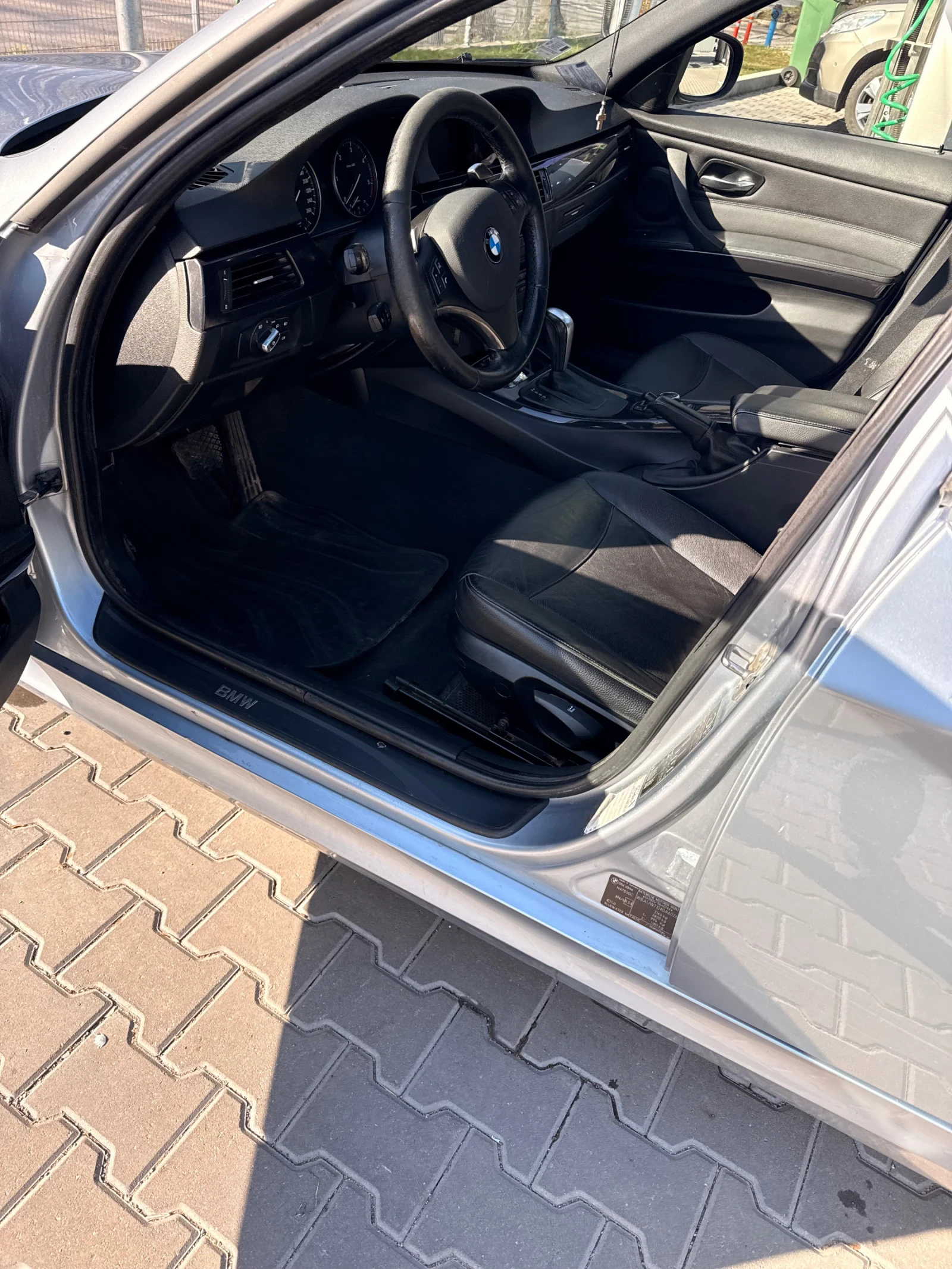 BMW 320 BMW 320d Touring 177к.с. AUTOMAT / PANORAMA / NAVI, снимка 8 - Автомобили и джипове - 53799948