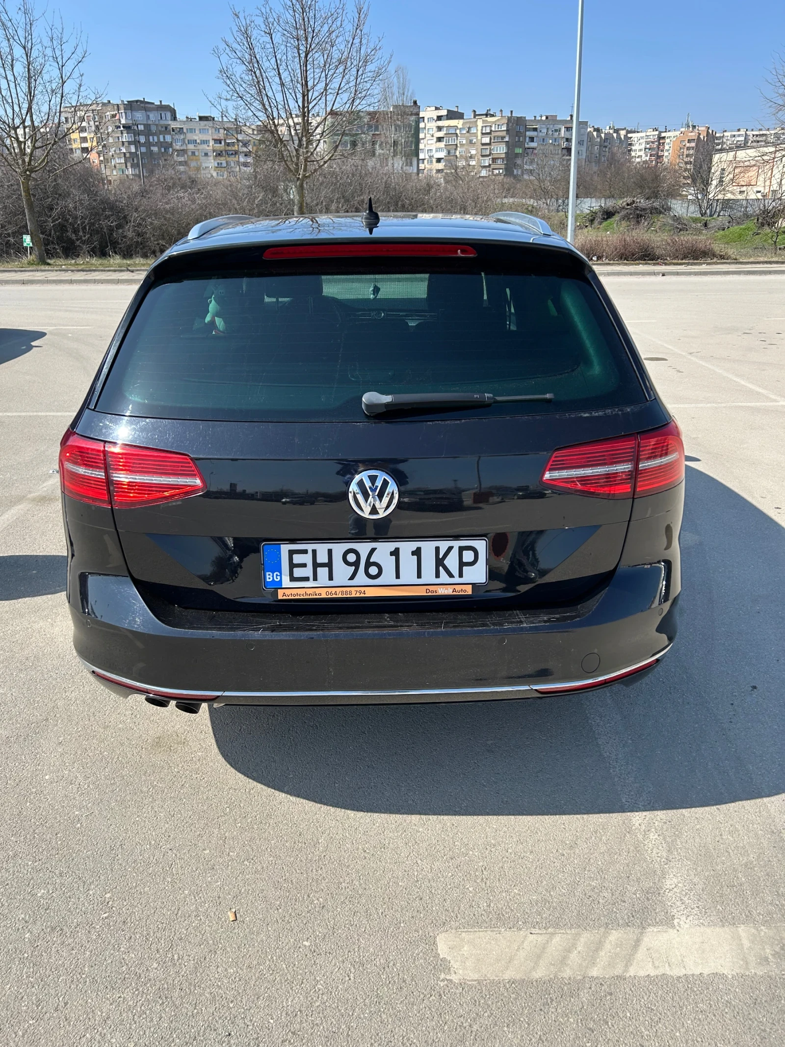 VW Passat Комби, снимка 4 - Автомобили и джипове - 53835854