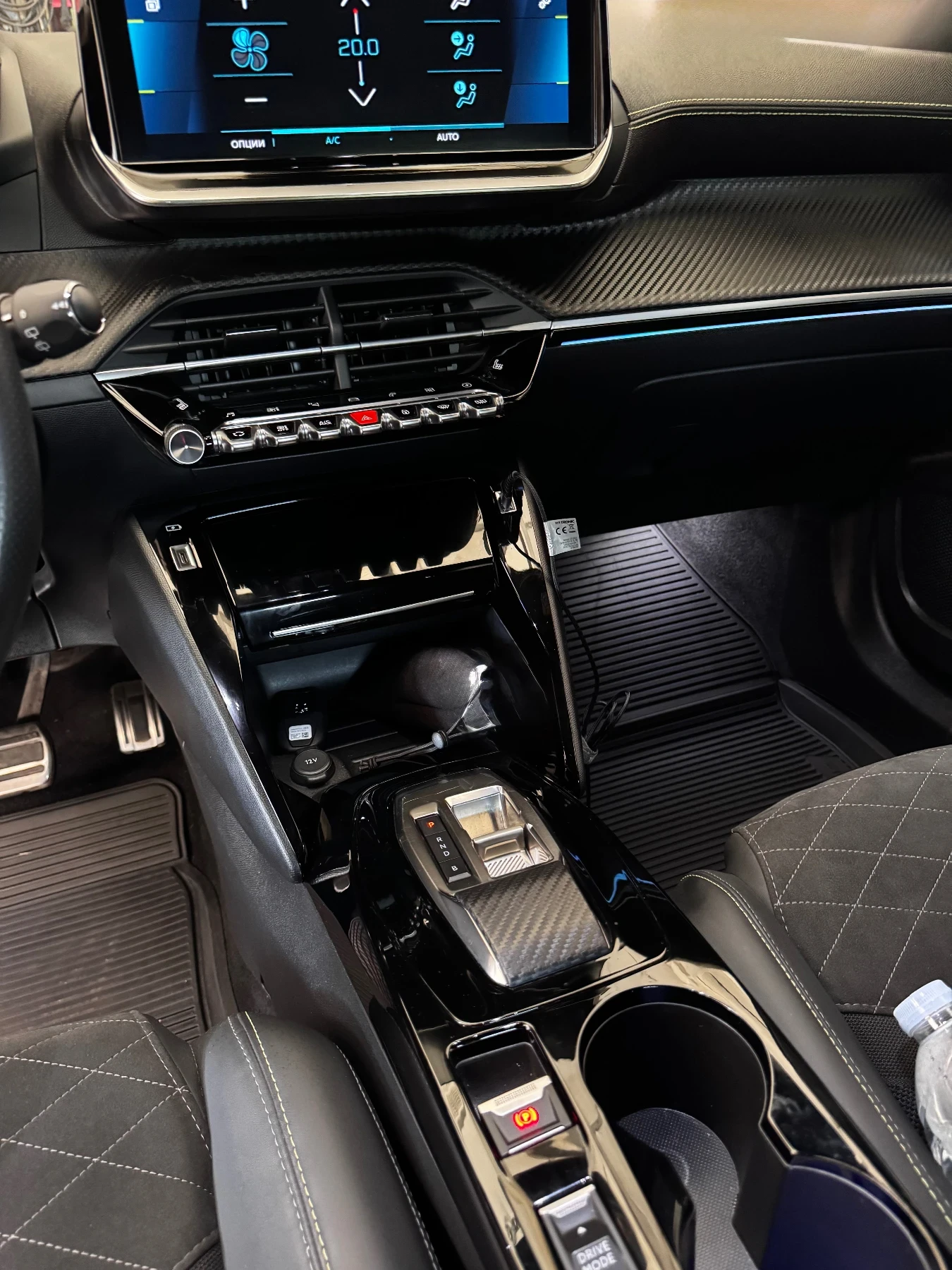 Peugeot 2008 GT , снимка 10 - Автомобили и джипове - 53979503