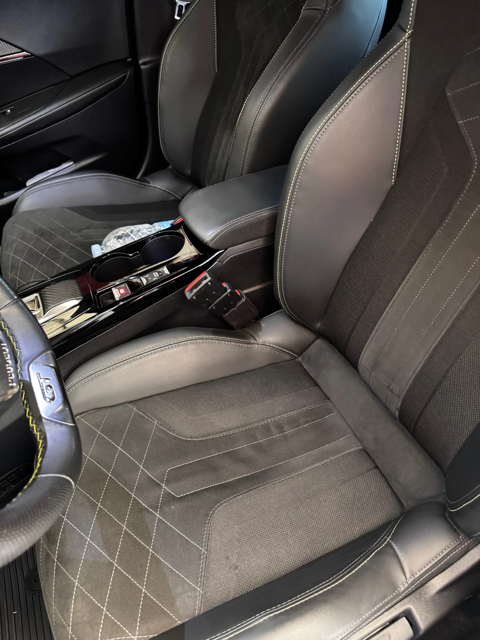 Peugeot 2008 GT , снимка 11 - Автомобили и джипове - 53979503