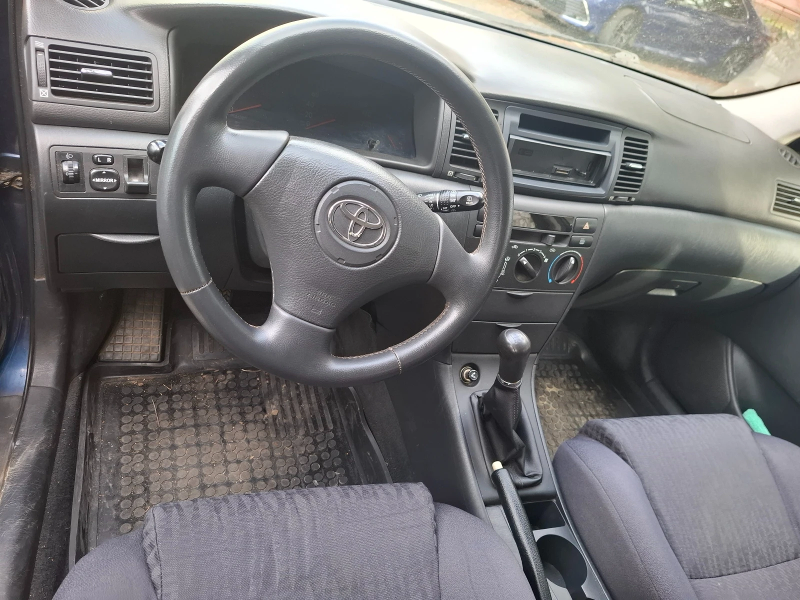 Toyota Corolla 1.4i 75, снимка 5 - Автомобили и джипове - 54084595