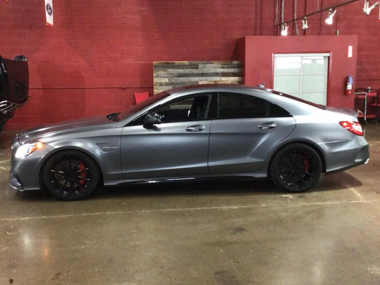 Mercedes-Benz CLS 63 AMG * 4MATIC * 360 * ГЕНЕРАЦИЯ * ПАМЕТ * NAVI, снимка 2 - Автомобили и джипове - 54209223