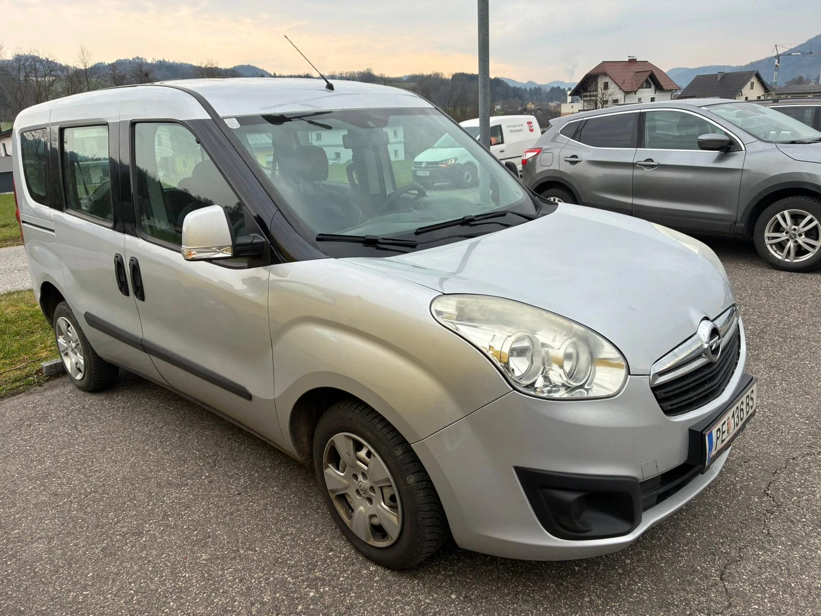Opel Combo 1.6CDTI, снимка 3 - Автомобили и джипове - 54228132