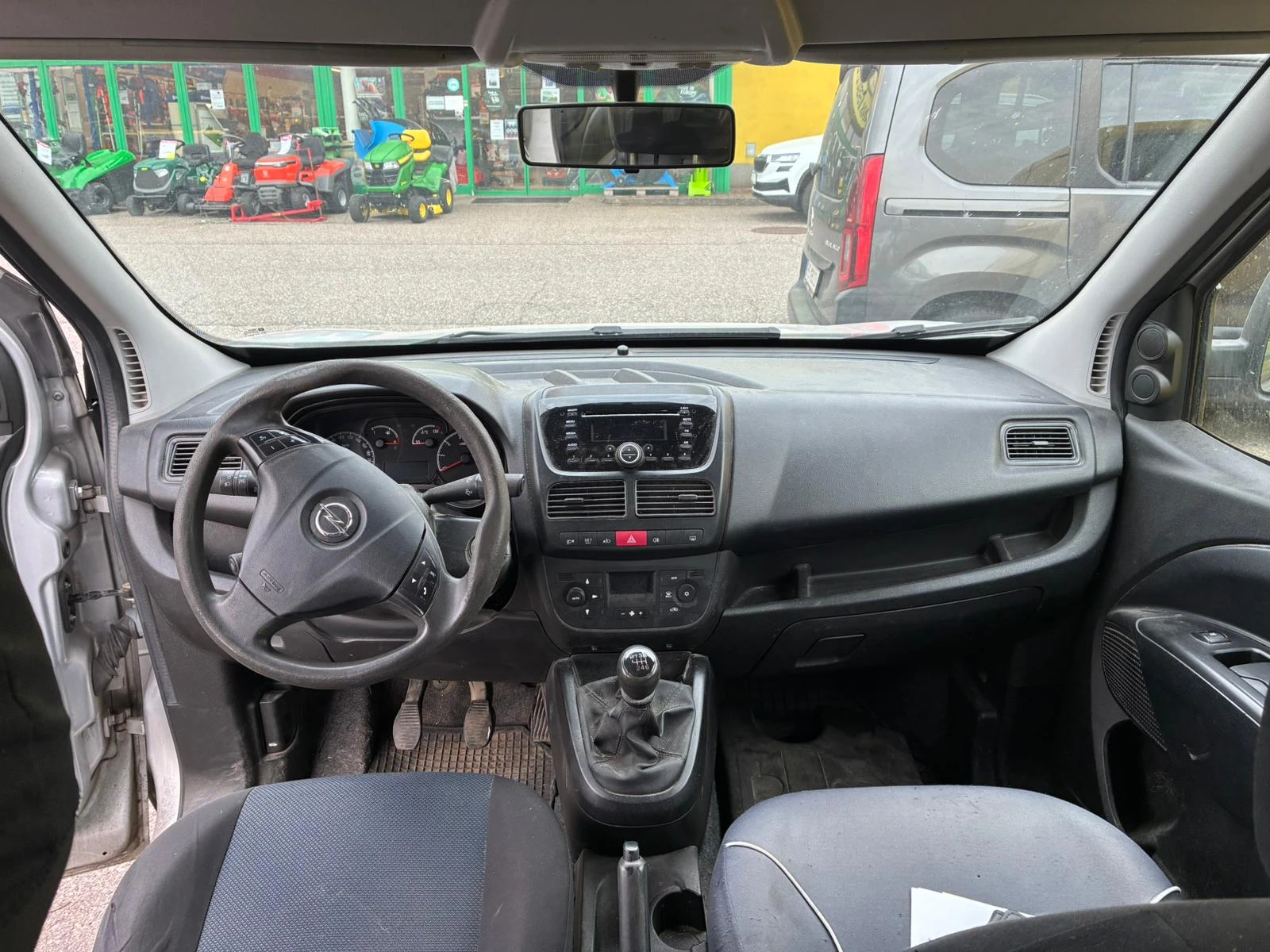 Opel Combo 1.6CDTI, снимка 4 - Автомобили и джипове - 54228132