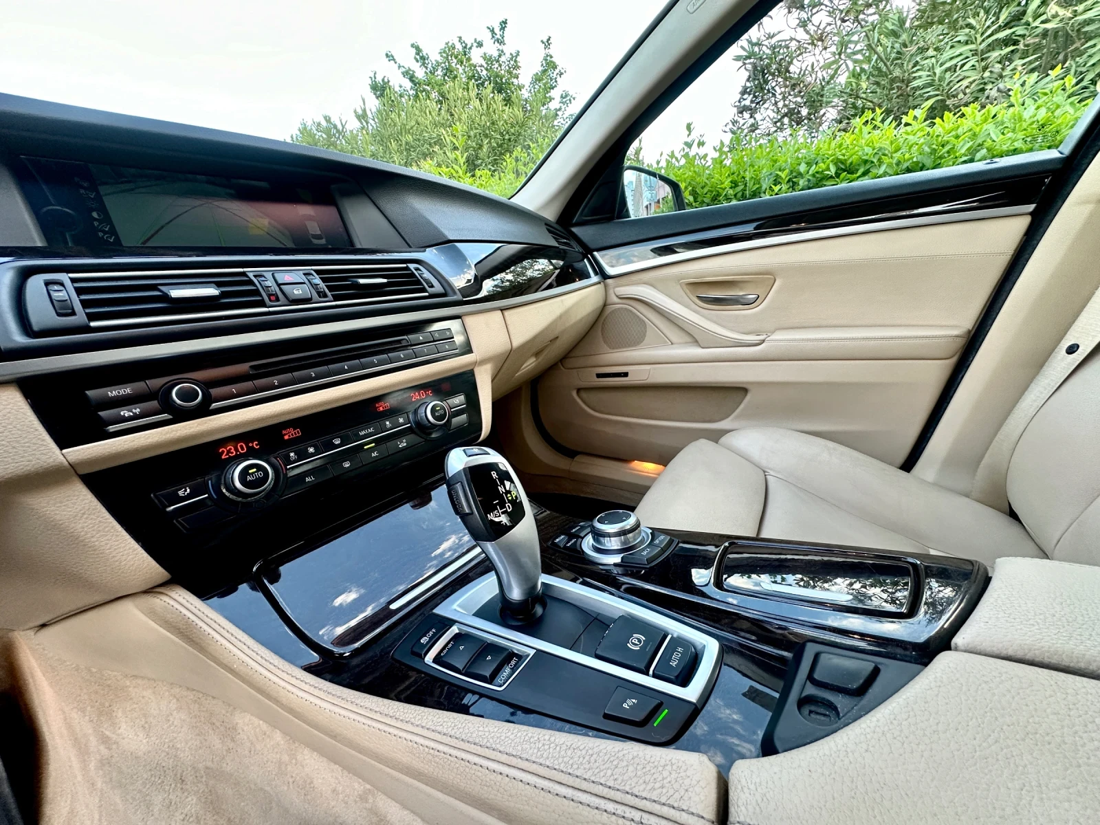 BMW 525 d LUXURY PACKAGE / DISTRONIC / ПЪЛНА ИСТОРИЯ , снимка 14 - Автомобили и джипове - 54478219