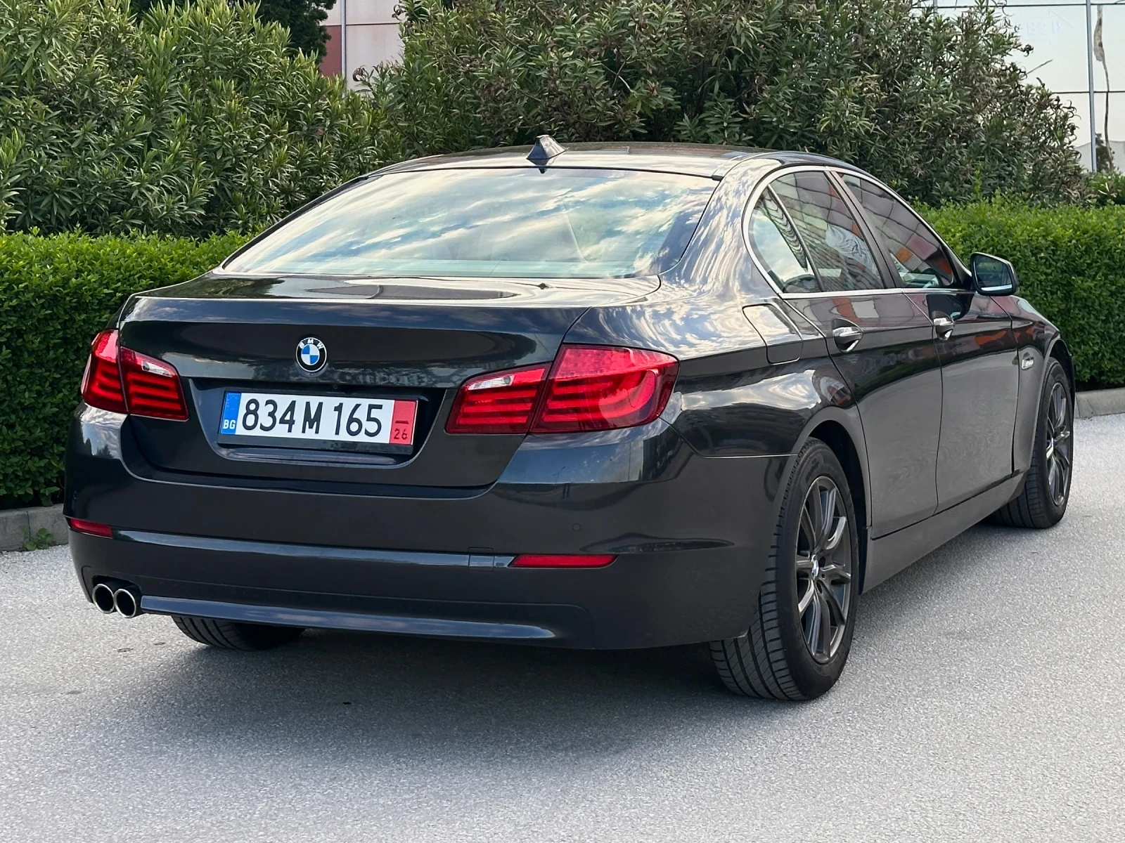 BMW 525 d LUXURY PACKAGE / DISTRONIC / ПЪЛНА ИСТОРИЯ , снимка 2 - Автомобили и джипове - 54478219