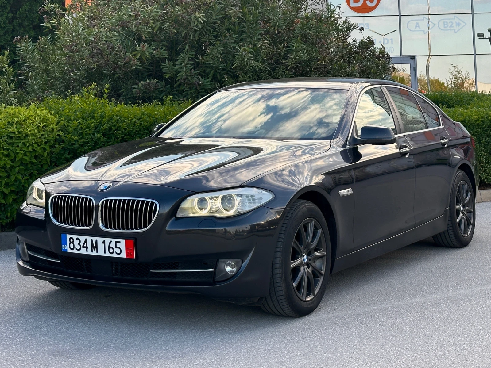 BMW 525 d LUXURY PACKAGE / DISTRONIC / ПЪЛНА ИСТОРИЯ 
