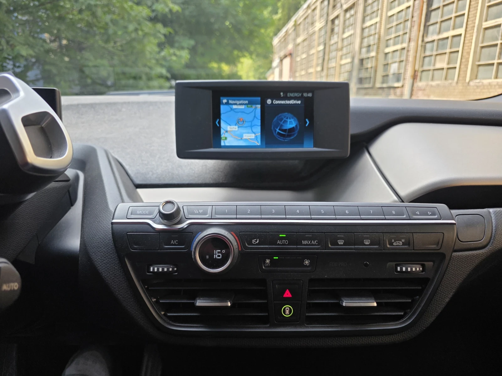 BMW i3 120AH* 42.2KW* LED* ПАНОРАМА* ШВЕЙЦАРИЯ, снимка 13 - Автомобили и джипове - 55019664