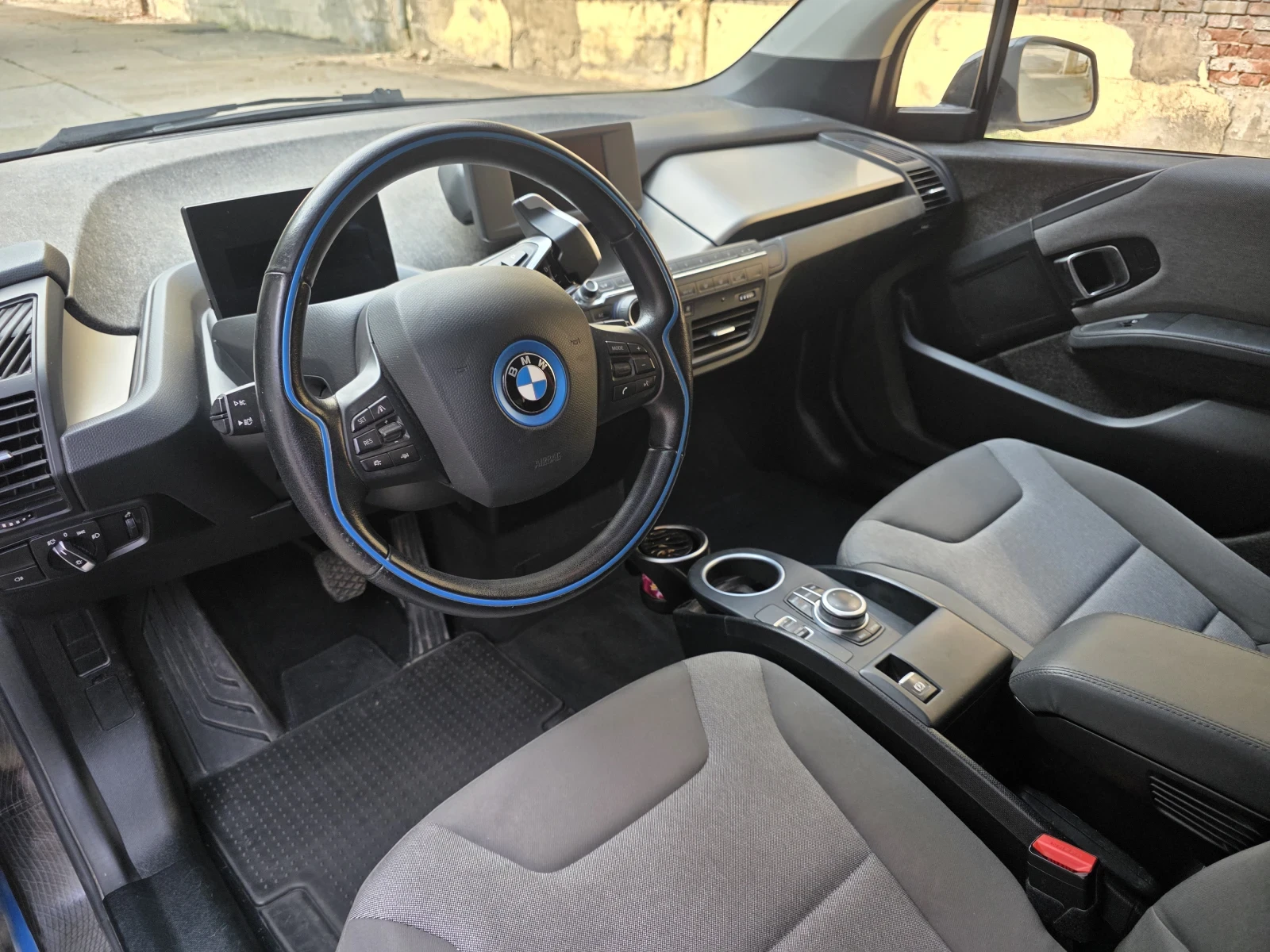 BMW i3 120AH* 42.2KW* LED* ПАНОРАМА* ШВЕЙЦАРИЯ, снимка 8 - Автомобили и джипове - 55019664