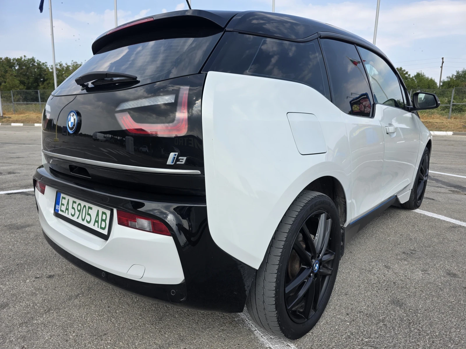 BMW i3 120AH* 42.2KW* LED* ПАНОРАМА* ШВЕЙЦАРИЯ, снимка 3 - Автомобили и джипове - 55019664
