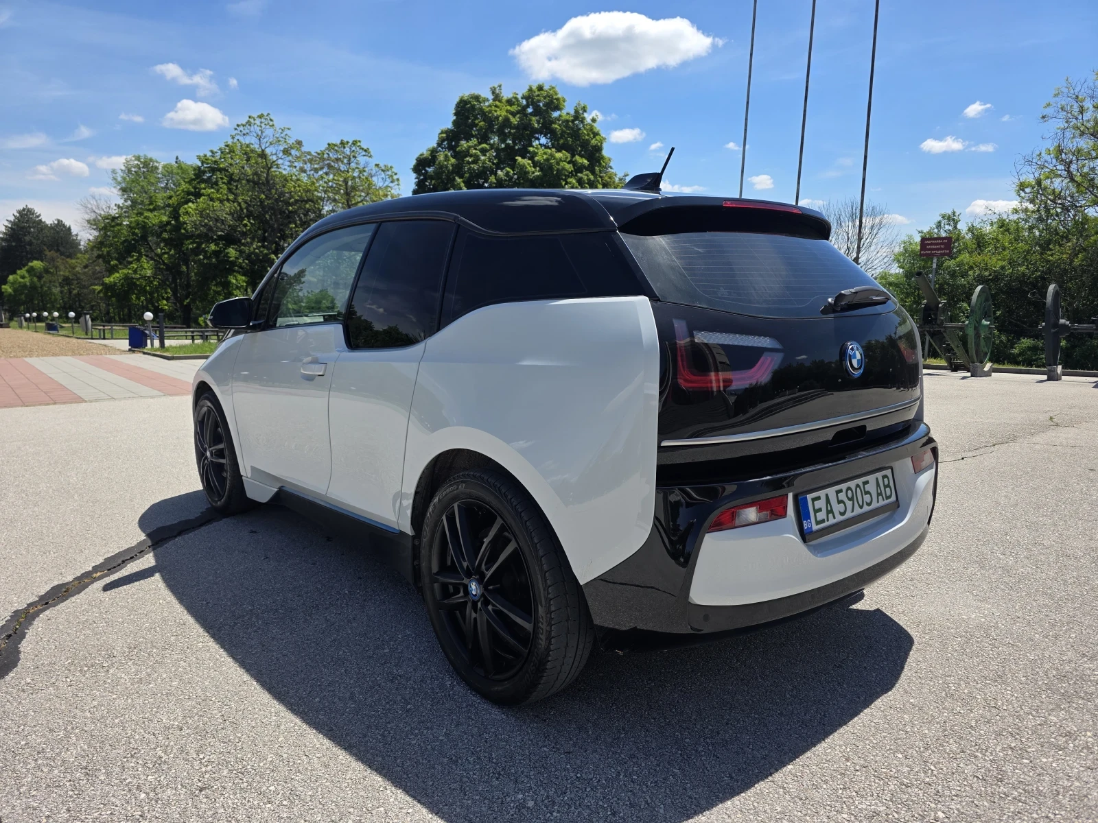 BMW i3 120AH* 42.2KW* LED* ПАНОРАМА* ШВЕЙЦАРИЯ, снимка 3 - Автомобили и джипове - 55019664