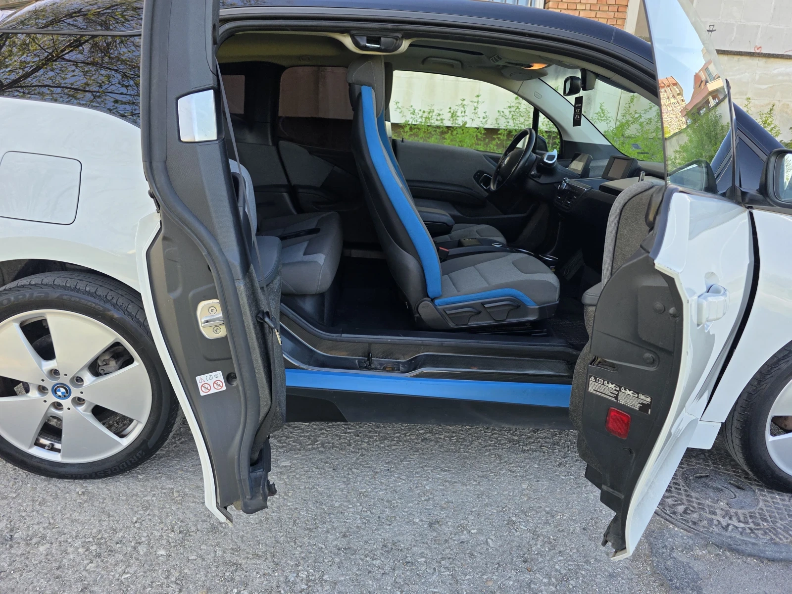 BMW i3 120AH* 42.2KW* LED* ПАНОРАМА* ШВЕЙЦАРИЯ, снимка 13 - Автомобили и джипове - 55019664