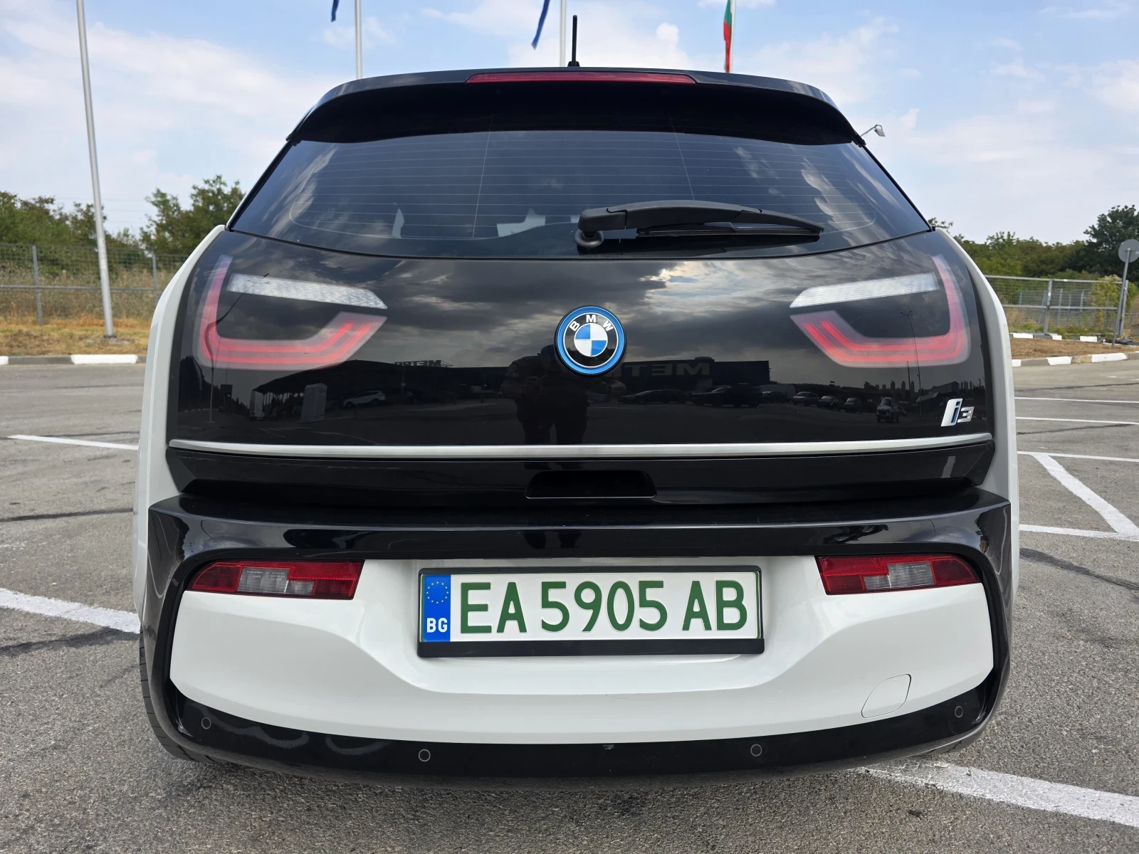 BMW i3 120AH* 42.2KW* LED* ПАНОРАМА* ШВЕЙЦАРИЯ, снимка 5 - Автомобили и джипове - 55019664