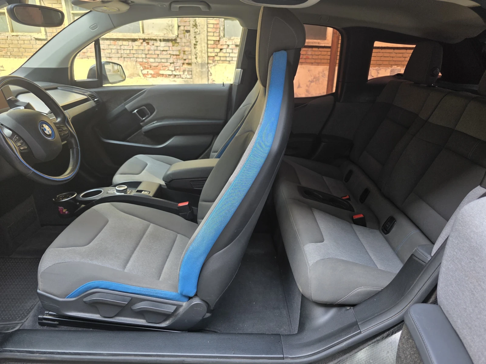BMW i3 120AH* 42.2KW* LED* ПАНОРАМА* ШВЕЙЦАРИЯ, снимка 10 - Автомобили и джипове - 55019664
