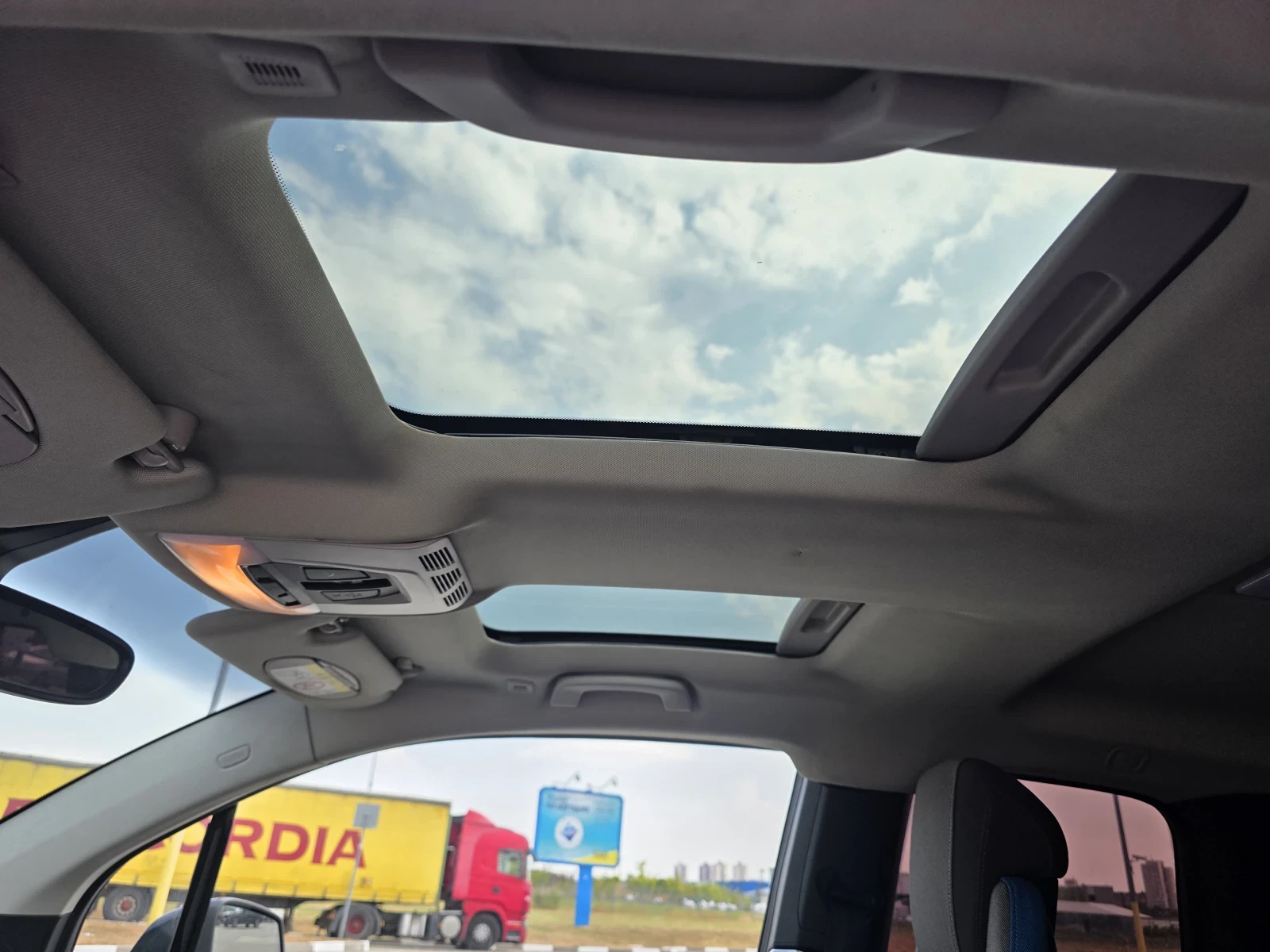 BMW i3 120AH* 42.2KW* LED* ПАНОРАМА* ШВЕЙЦАРИЯ, снимка 16 - Автомобили и джипове - 55019664