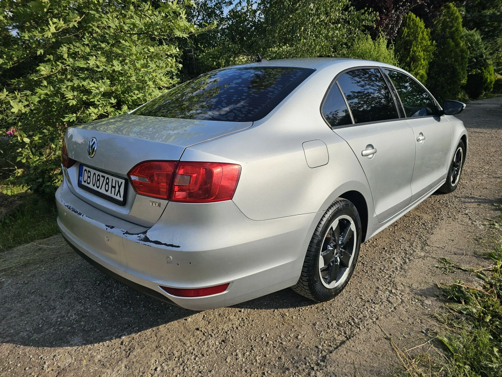 VW Jetta MK 6, 1.6TDI, снимка 3 - Автомобили и джипове - 54991569