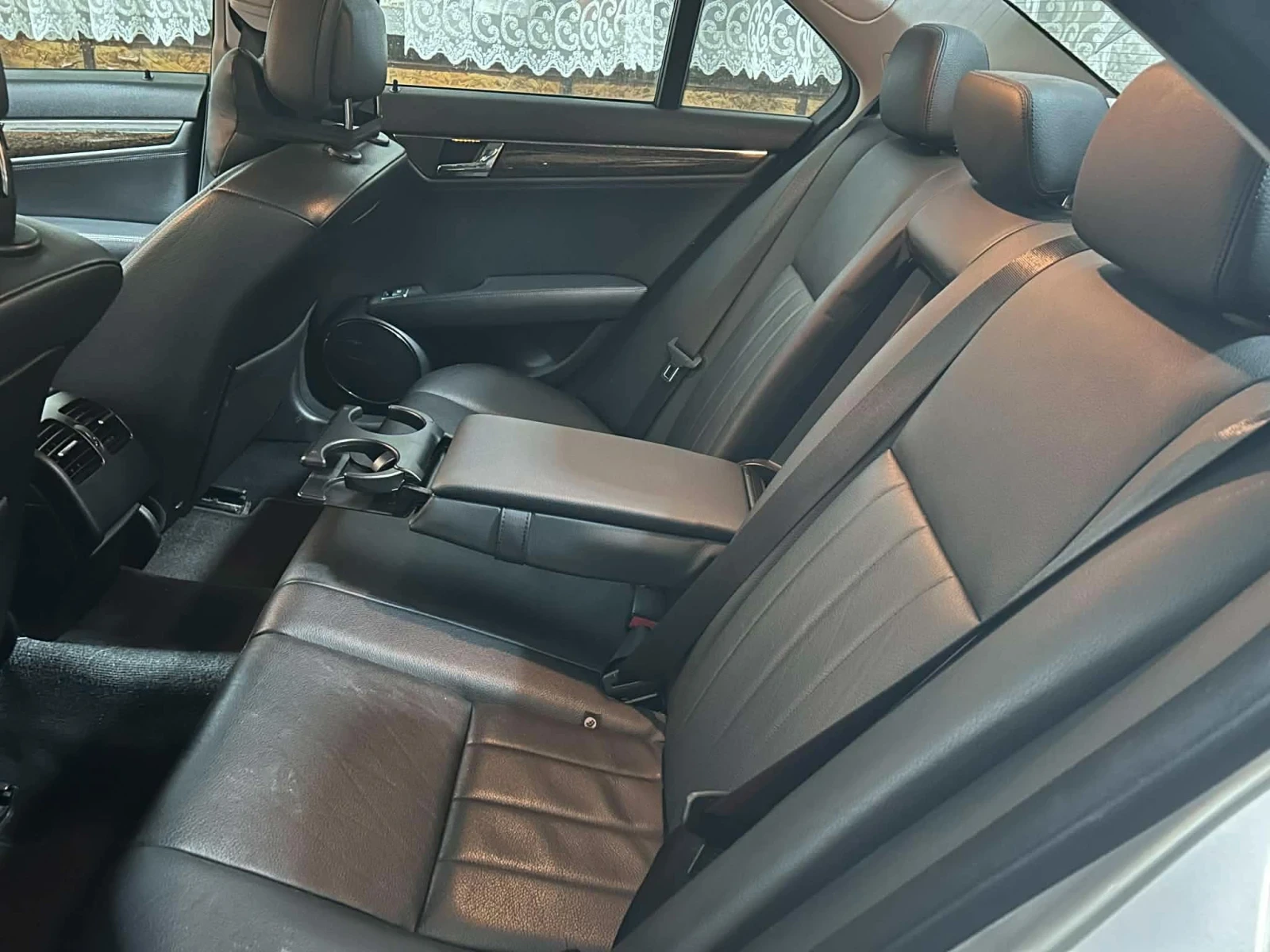Mercedes-Benz C 220, снимка 4 - Автомобили и джипове - 55123148