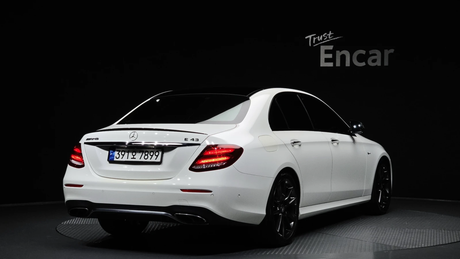 Mercedes-Benz E 43 AMG HUD* ЕЛ. БАГАЖНИК* 360* BLIND SPOT* КРАЙНА ЦЕНА, снимка 2 - Автомобили и джипове - 55435024