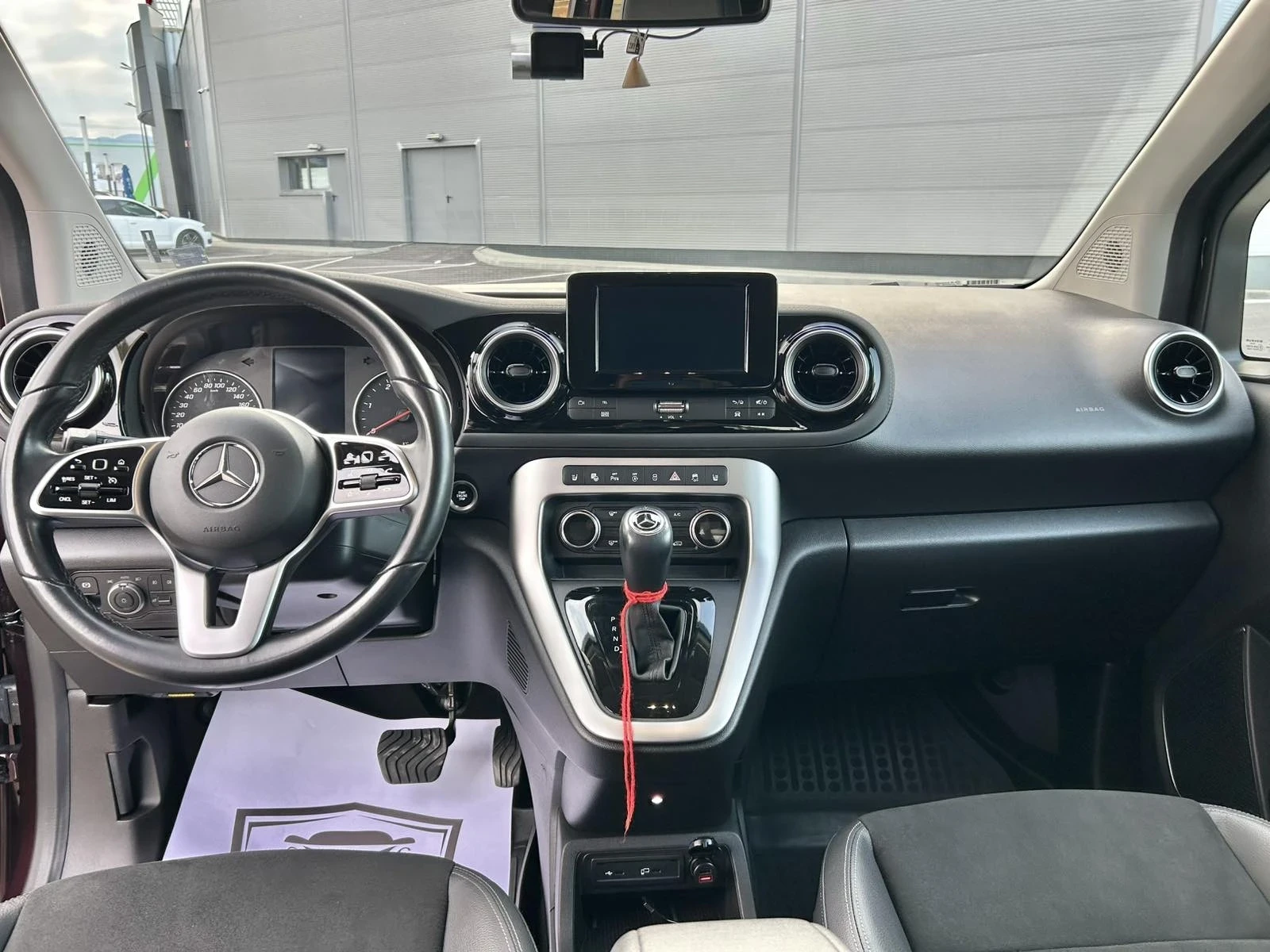 Mercedes-Benz T-класа T180, снимка 9 - Автомобили и джипове - 55501984