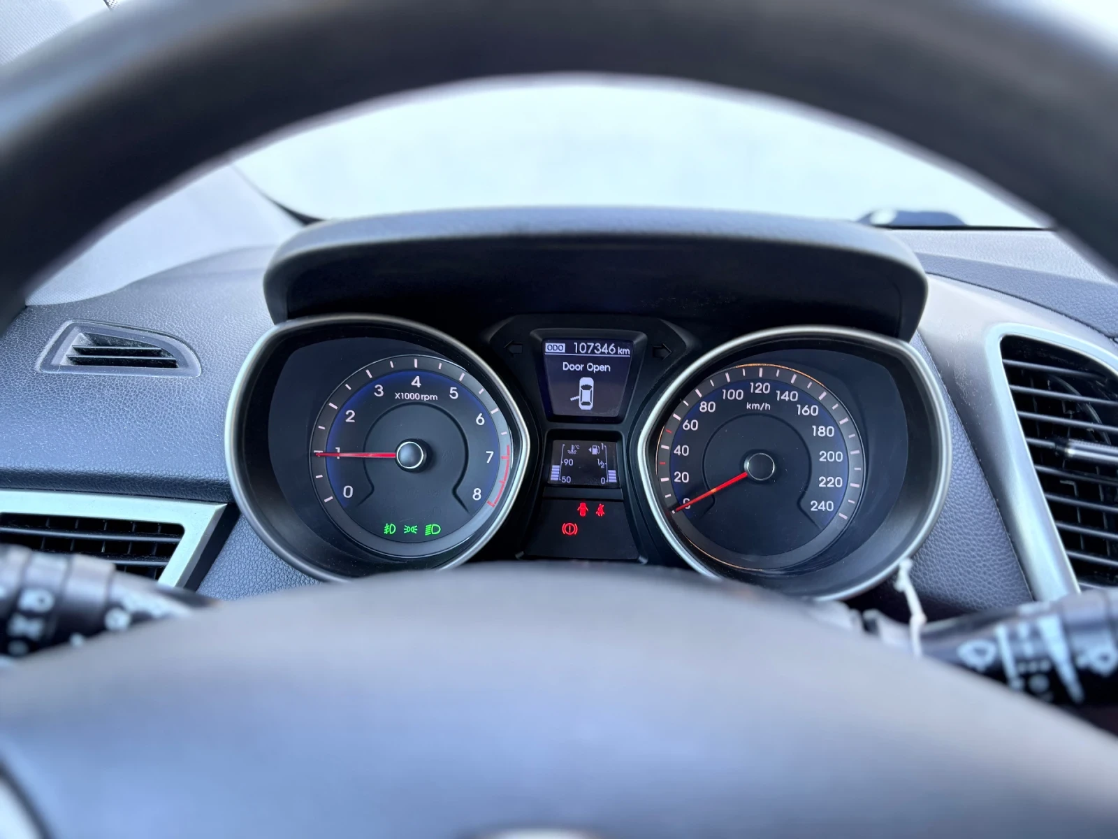 Hyundai I30 1.4i 107500, снимка 11 - Автомобили и джипове - 56121037