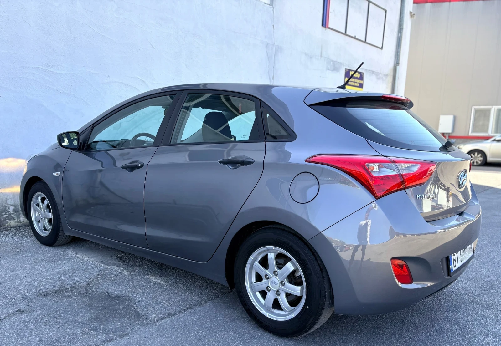 Hyundai I30 1.4i 107500, снимка 4 - Автомобили и джипове - 56121037