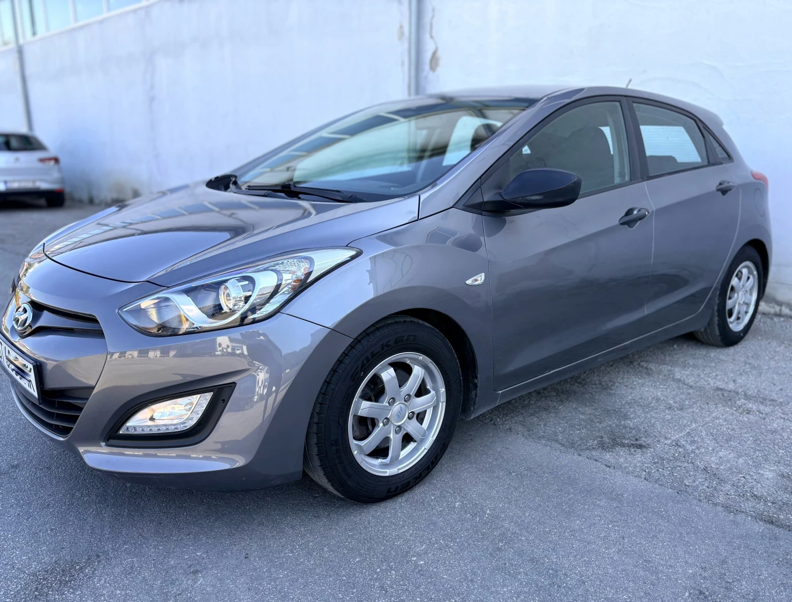 Hyundai I30 1.4i 107500, снимка 3 - Автомобили и джипове - 56121037