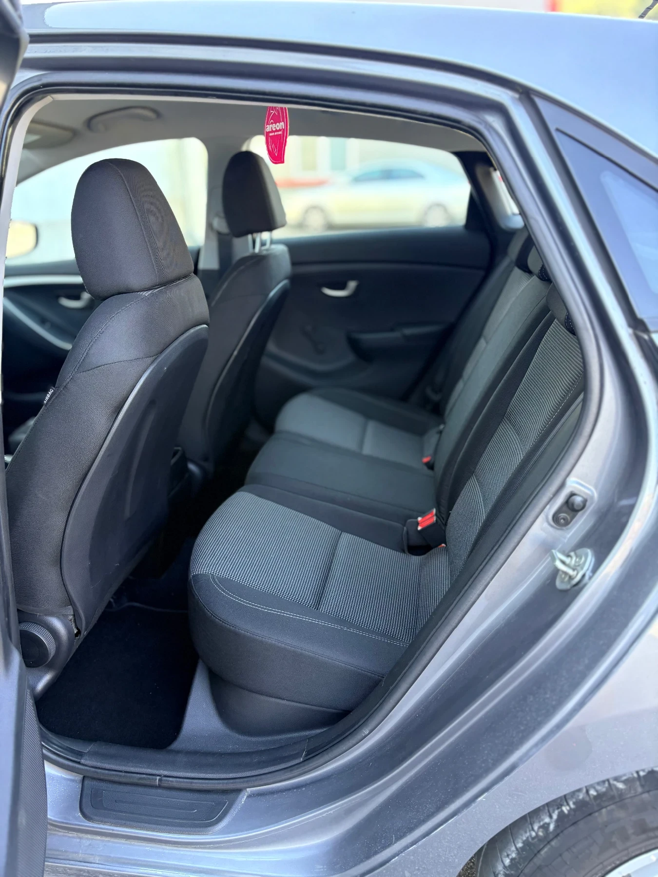 Hyundai I30 1.4i 107500, снимка 9 - Автомобили и джипове - 56121037