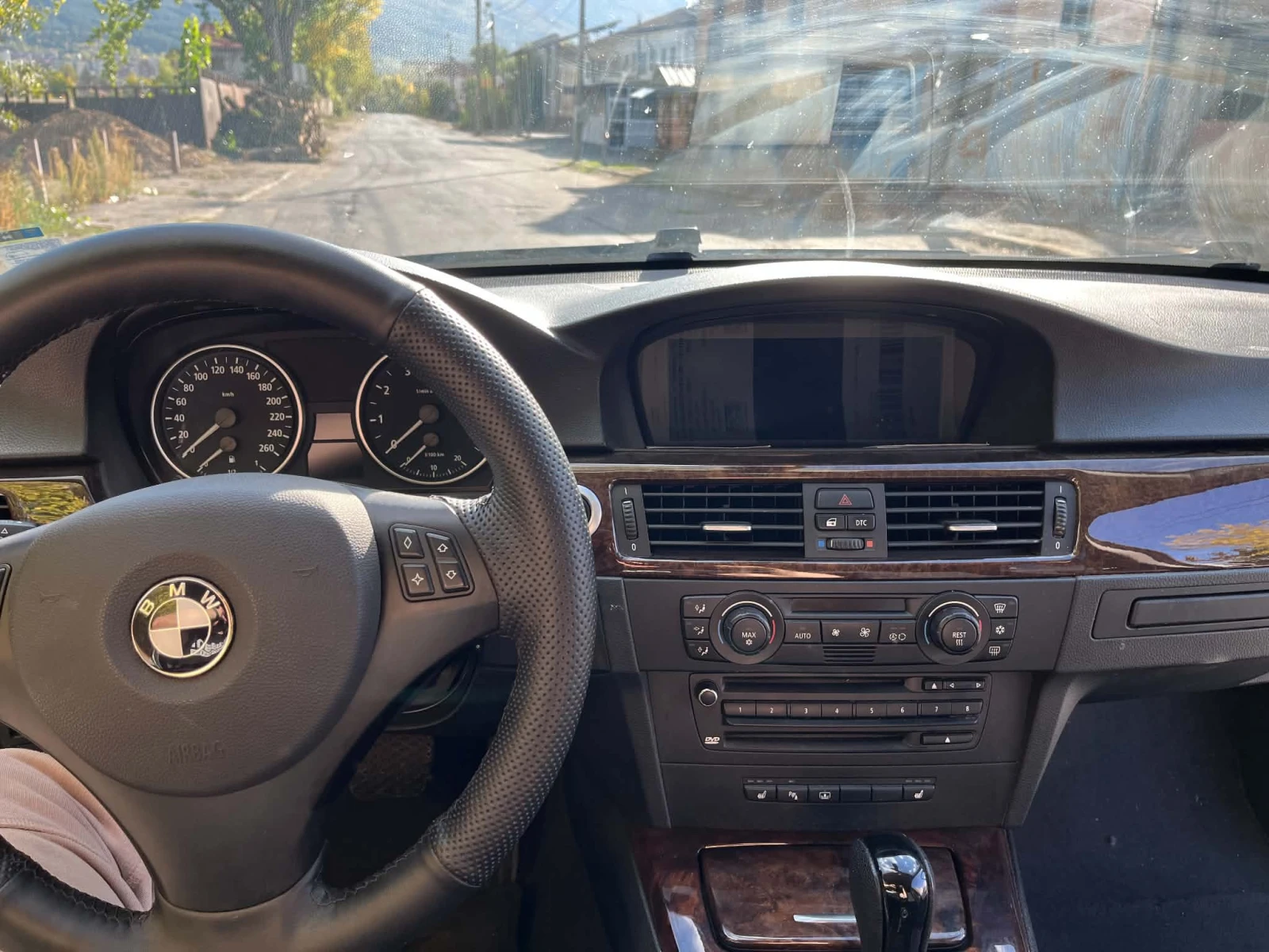 BMW 330 I, снимка 6 - Автомобили и джипове - 56453676