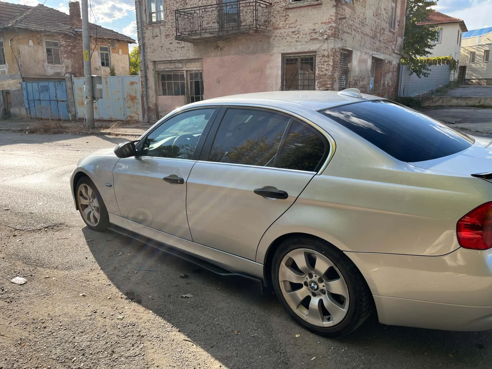 BMW 330 I, снимка 3 - Автомобили и джипове - 56453676