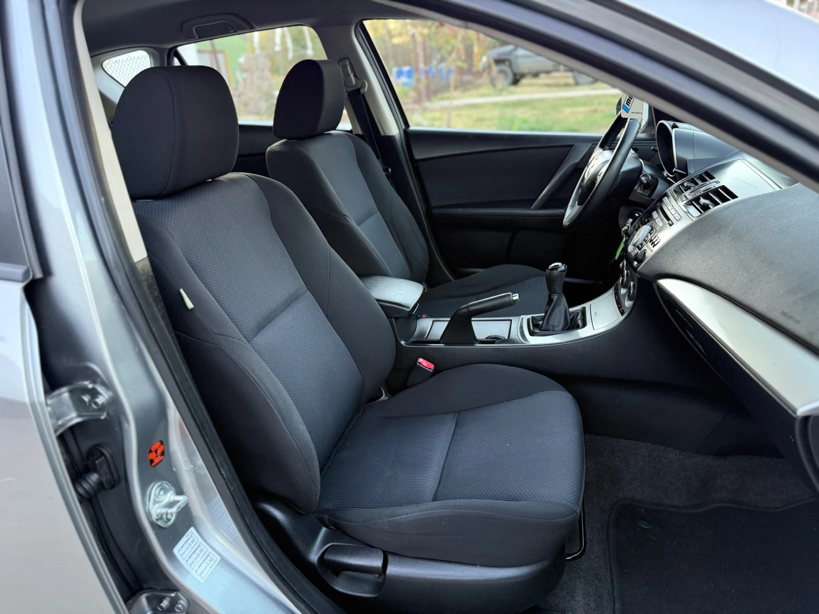 Mazda 3 1.6HDI, снимка 13 - Автомобили и джипове - 56633530