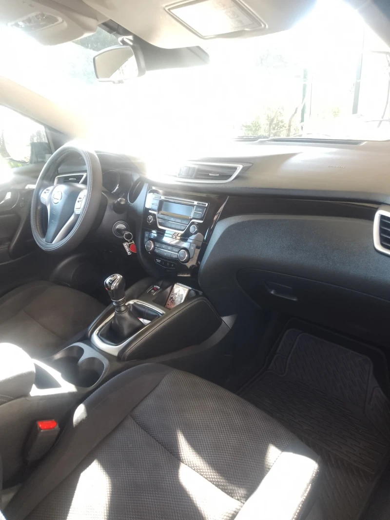 Nissan Qashqai, снимка 6 - Автомобили и джипове - 47496139