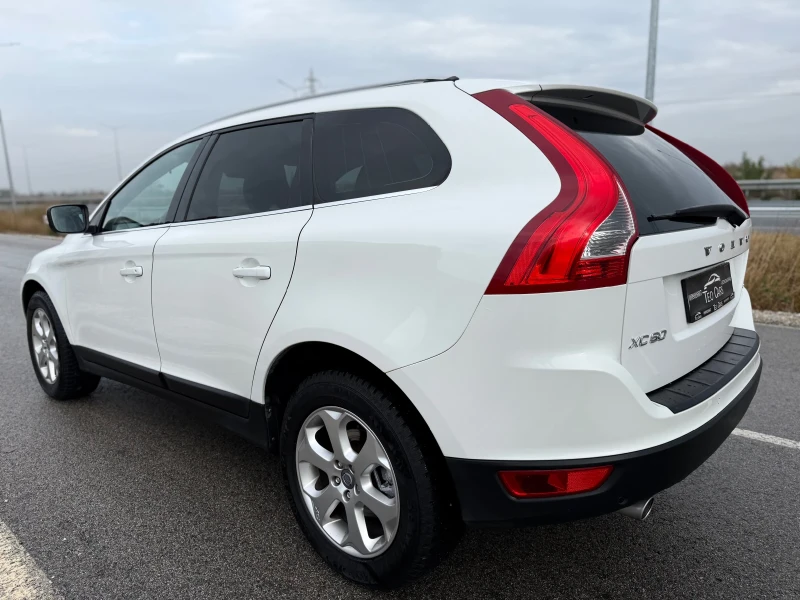 Volvo XC60 2.4D / AWD 4X4 / KOJA / AVTOMAT / NAVI / XENON, снимка 5 - Автомобили и джипове - 52581640