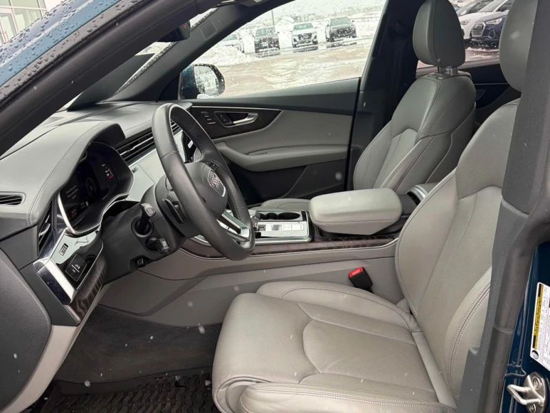 Audi Q8 * Technik * CARFAX * БЕЗ ПЪРВОНАЧАЛНА ВНОСКА, снимка 14 - Автомобили и джипове - 52642648