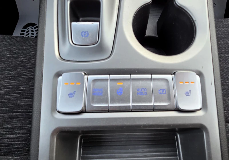 Hyundai Kona 64KWh/Термопомпа, снимка 13 - Автомобили и джипове - 52726614