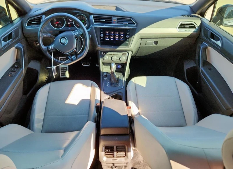 VW Tiguan 2l Volkswagen Se, снимка 8 - Автомобили и джипове - 53177390