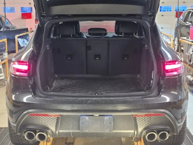 Porsche Macan * AWD * CARFAX * БЕЗ ПЪРВОНАЧАЛНА ВНОСКА, снимка 14 - Автомобили и джипове - 53199308