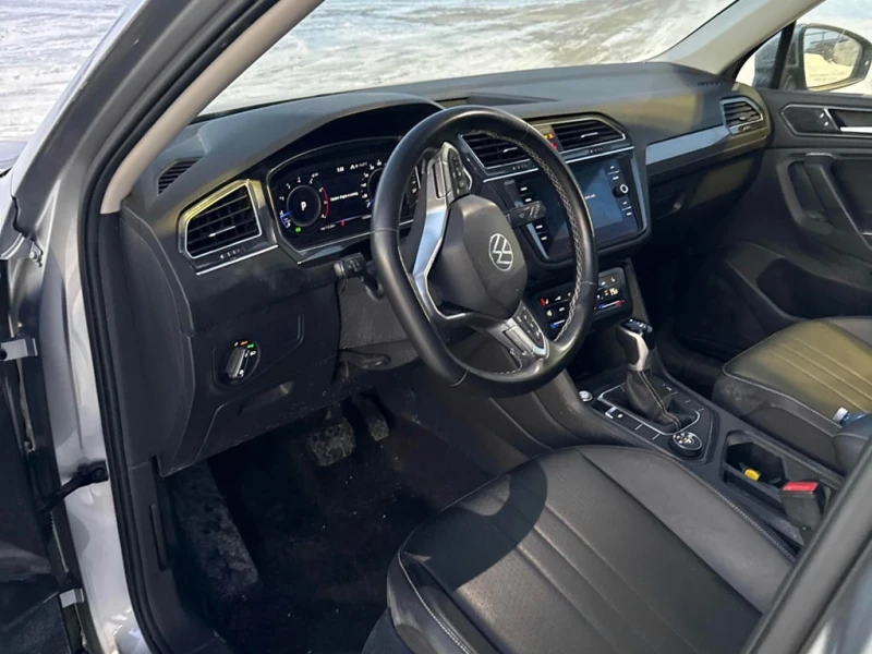 VW Tiguan * Comfortline * CARFAX * ШИБИДАХ * ДВА КЛЮЧА* , снимка 5 - Автомобили и джипове - 53456588