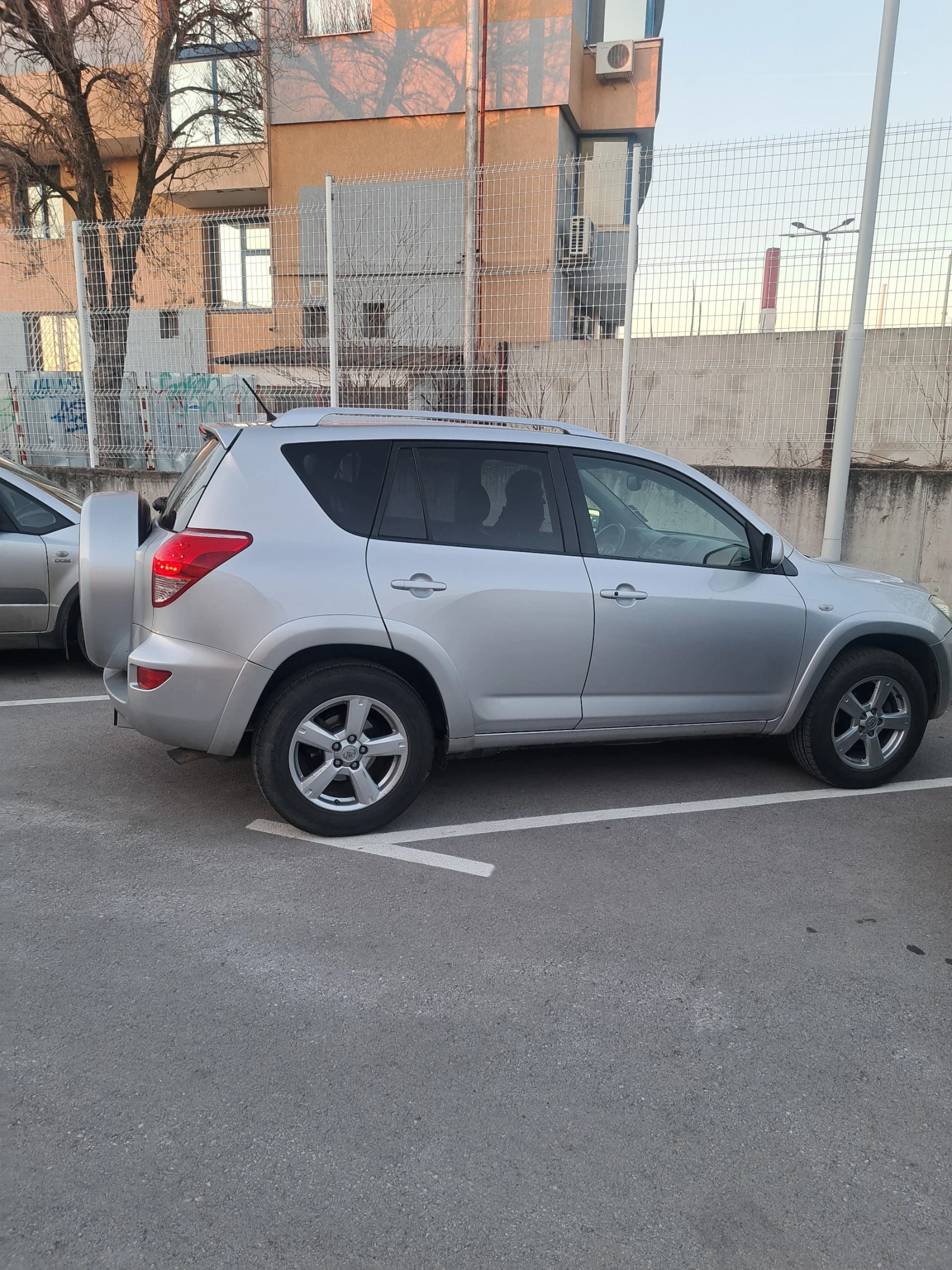 Toyota Rav4  - изображение 2
