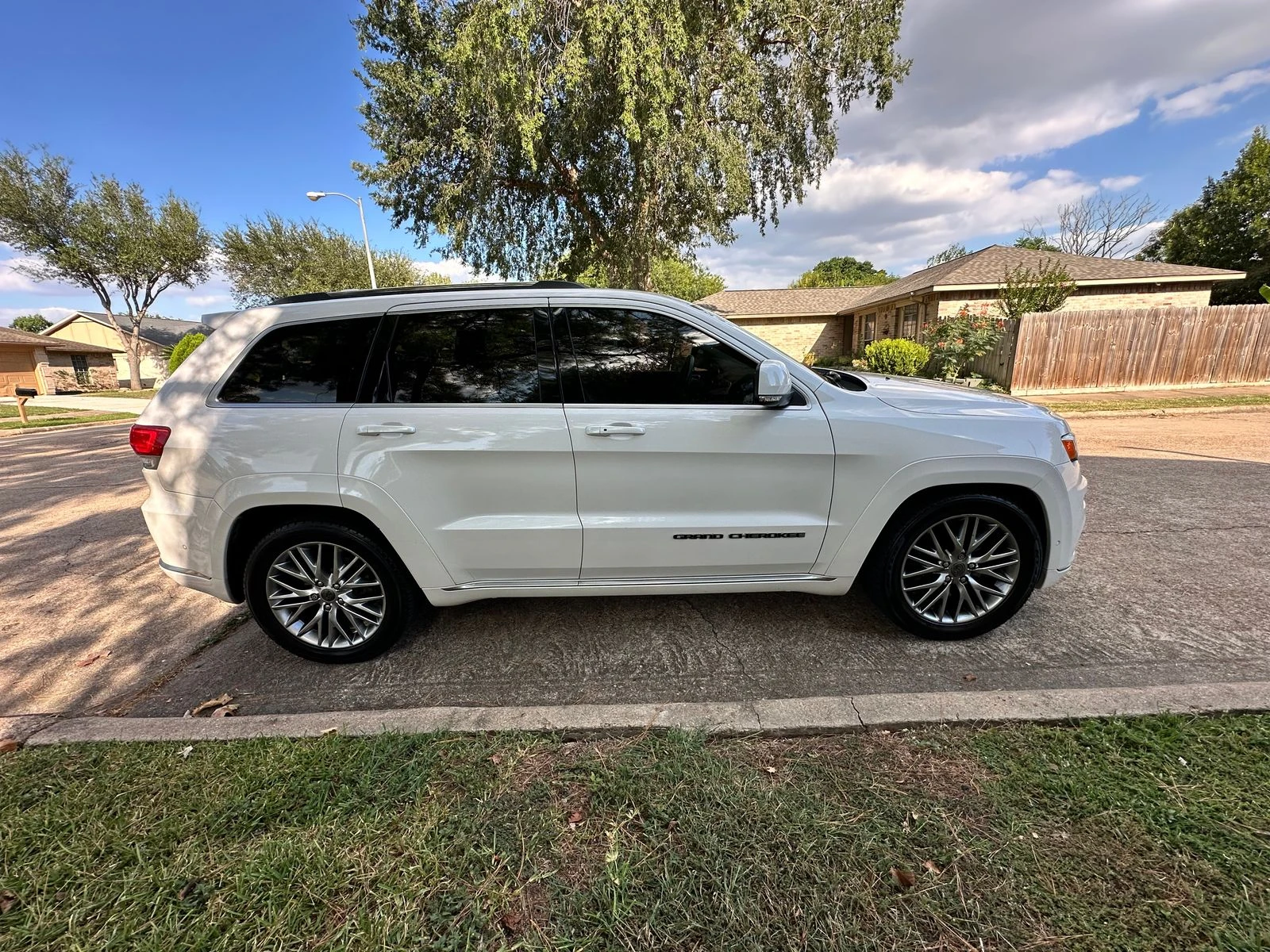 Jeep Grand cherokee DISTRONIC, МОНИТОРИ, H/K, PANORAMA, HEMI, SUMMIT*  - изображение 5