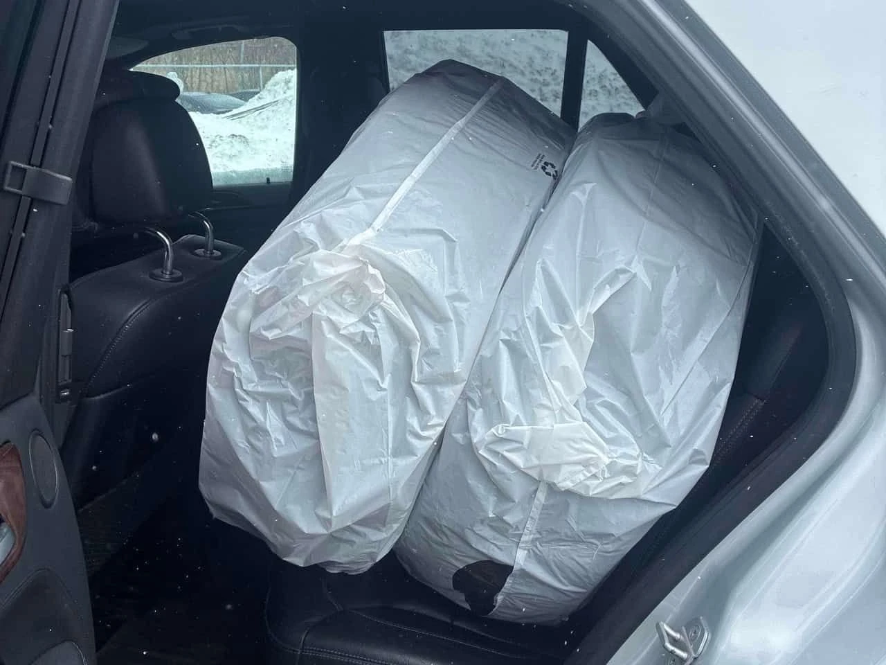 Mercedes-Benz GLE 500 4MATIC * 360 КАМЕРА* ПАНОРАМА* ДВА ЧИФТА ГУМИ* , снимка 11 - Автомобили и джипове - 53930231